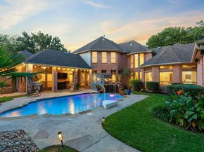 7208  Riverbrook Court , Arlington Texas 76001