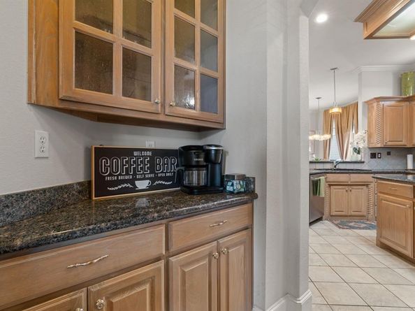 7208  Riverbrook Court , Arlington Texas 76001