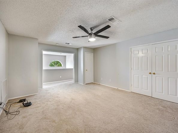 1409  High Crest Drive , Mansfield Texas 76063