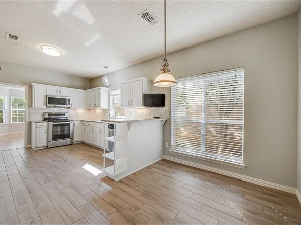 1409  High Crest Drive , Mansfield Texas 76063