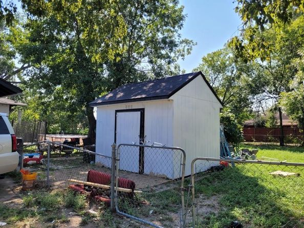 1718  Cranford Drive , Garland Texas 75041