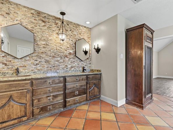 7632  Tallow Drive , Irving Texas 75063