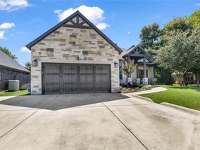 305  Familia Court , Azle Texas 76020