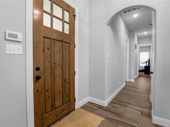 305  Familia Court , Azle Texas 76020
