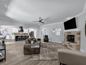 305  Familia Court , Azle Texas 76020