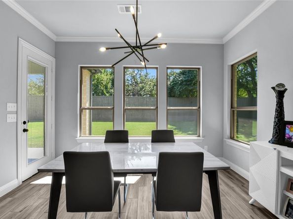 305  Familia Court , Azle Texas 76020
