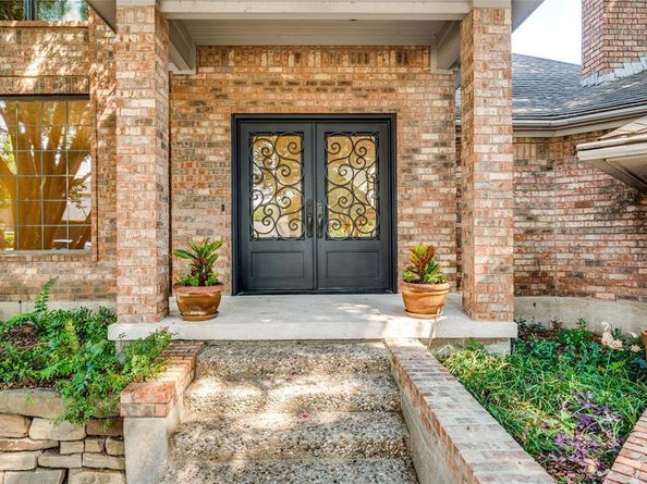9126  Cochran Heights Drive , Dallas Texas 75220