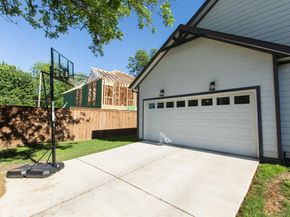 902 S Marlborough Avenue , Dallas Texas 75208