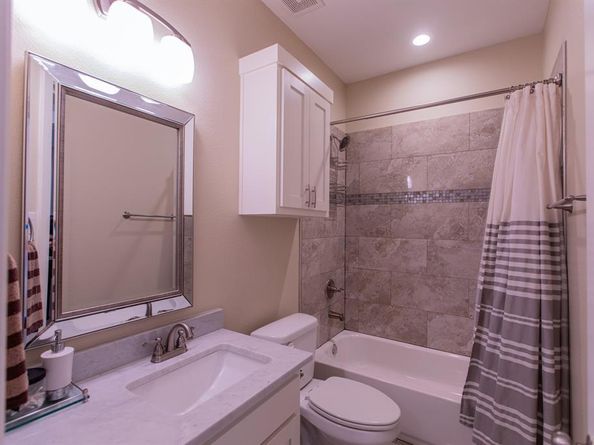 902 S Marlborough Avenue , Dallas Texas 75208