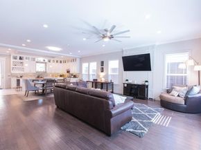 902 S Marlborough Avenue , Dallas Texas 75208