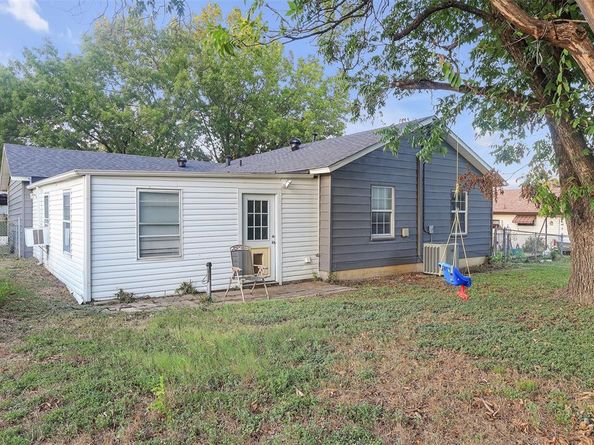 4804  Jerri Lane , Haltom City Texas 76117