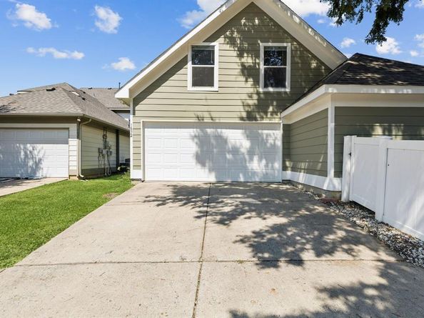 1832  Forsythe Drive , Savannah Texas 76227