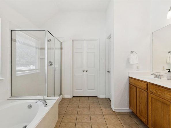 1832  Forsythe Drive , Savannah Texas 76227