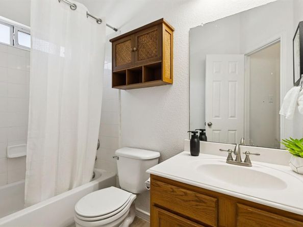 1832  Forsythe Drive , Savannah Texas 76227