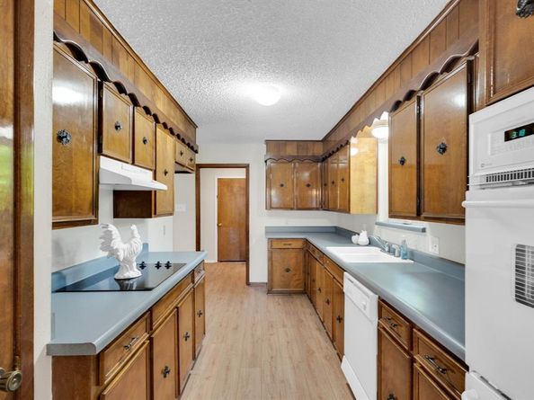 710  Stafford Drive , Arlington Texas 76012