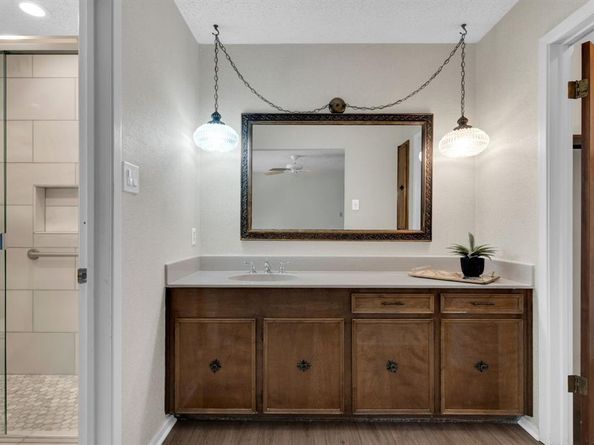 710  Stafford Drive , Arlington Texas 76012