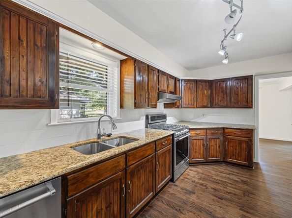 1630  Loree Drive , Dallas Texas 75228