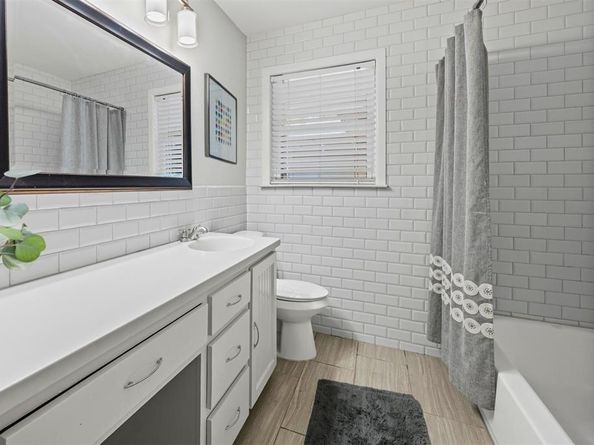 1630  Loree Drive , Dallas Texas 75228