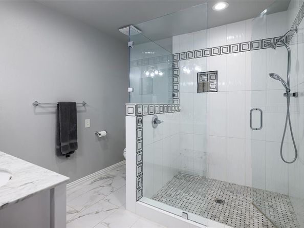 1439  Mapleton Drive , Dallas Texas 75228