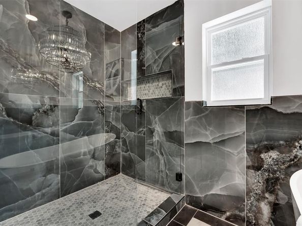 1820  Burr Oak Street , Arlington Texas 76012