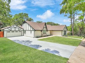 1820  Burr Oak Street , Arlington Texas 76012