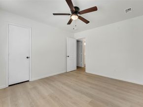 1820  Burr Oak Street , Arlington Texas 76012