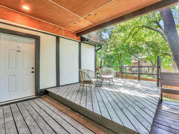 1820  Burr Oak Street , Arlington Texas 76012