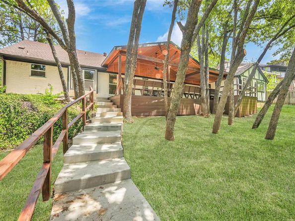 1820  Burr Oak Street , Arlington Texas 76012
