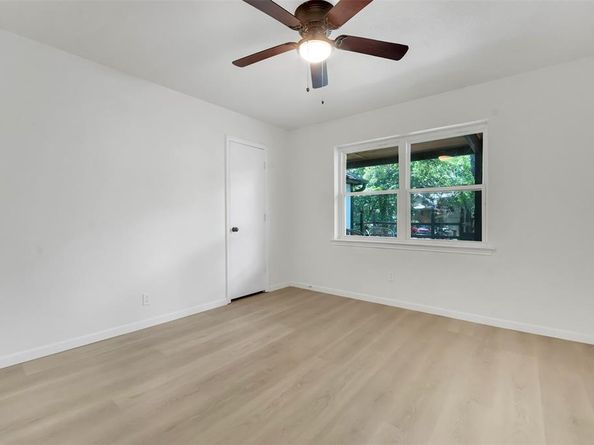 1820  Burr Oak Street , Arlington Texas 76012