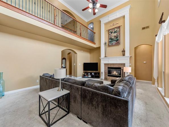 1812 E Branch Hollow Drive , Carrollton Texas 75007