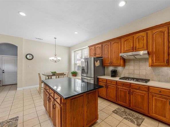 1812 E Branch Hollow Drive , Carrollton Texas 75007