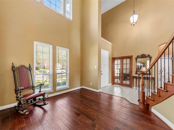 1812 E Branch Hollow Drive , Carrollton Texas 75007