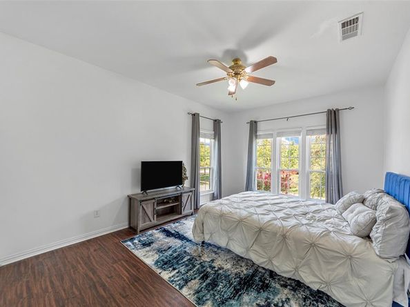 1812 E Branch Hollow Drive , Carrollton Texas 75007