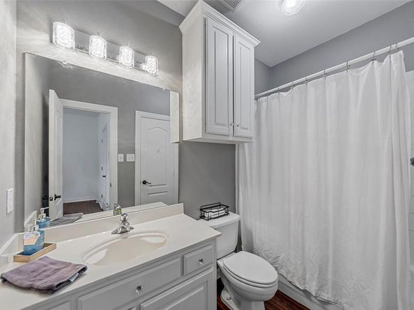 1812 E Branch Hollow Drive , Carrollton Texas 75007