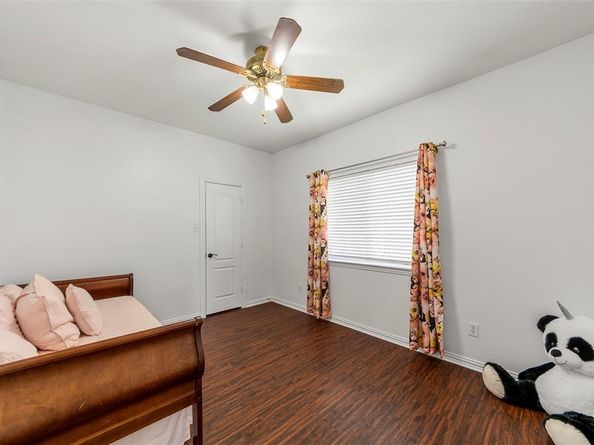 1812 E Branch Hollow Drive , Carrollton Texas 75007