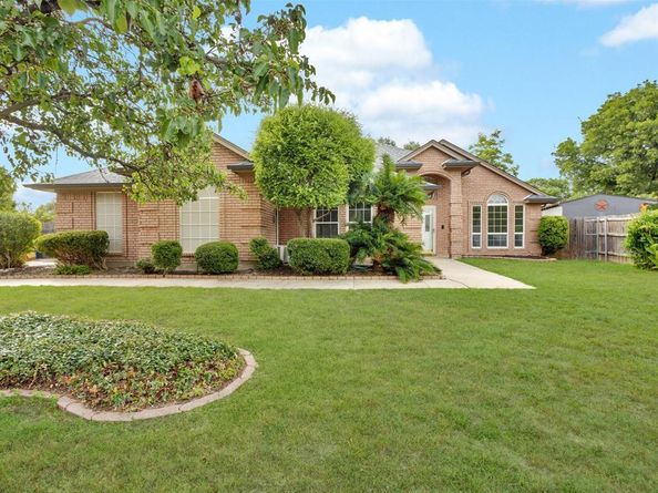 8569  Woodlake Circle , Fort Worth Texas 76179