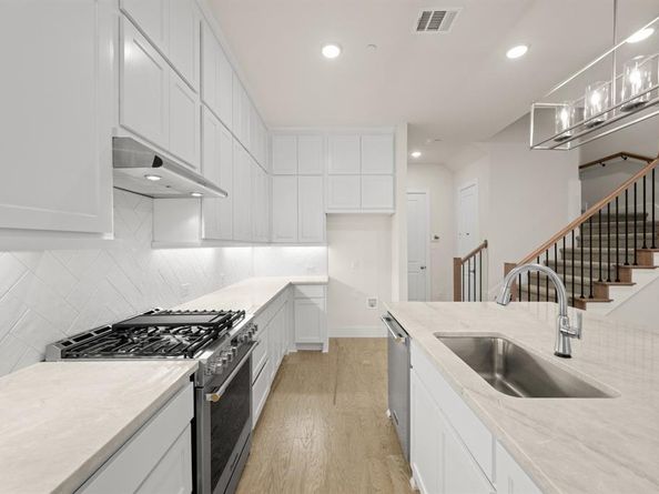 1810  Wittington  , Farmers Branch Texas 75234