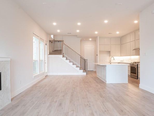 1810  Wittington  , Farmers Branch Texas 75234