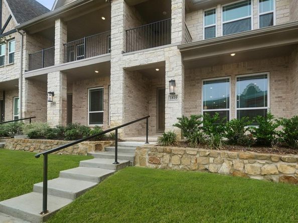 1810  Wittington  , Farmers Branch Texas 75234