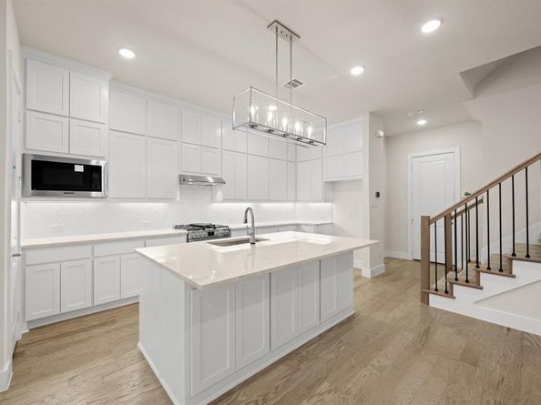 1810  Wittington  , Farmers Branch Texas 75234