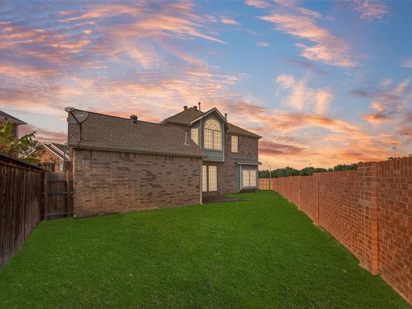 8300  Charleston Street , Irving Texas 75063