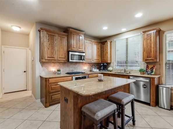 931  Senna Drive , Lantana Texas 76226