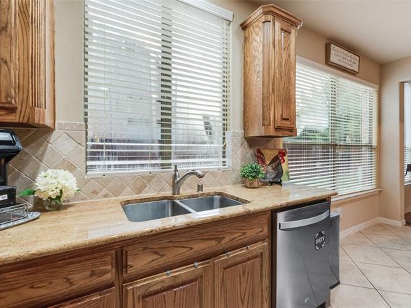 931  Senna Drive , Lantana Texas 76226