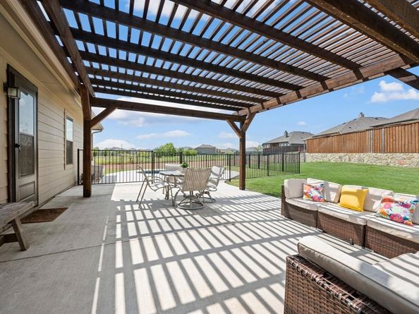 844  Salida Road , Fort Worth Texas 76052