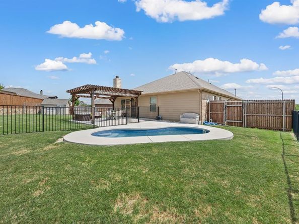 844  Salida Road , Fort Worth Texas 76052