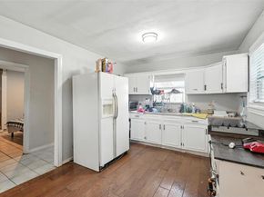 3557  Middlefield Road  2, Dallas Texas 75253