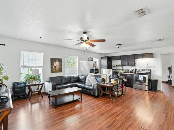 3557  Middlefield Road  2, Dallas Texas 75253