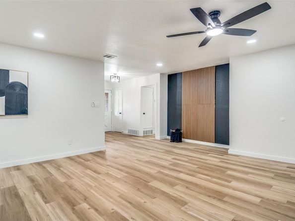 1318  Mayfield Avenue , Garland Texas 75041