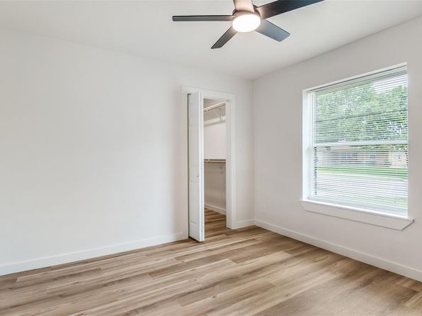 1318  Mayfield Avenue , Garland Texas 75041