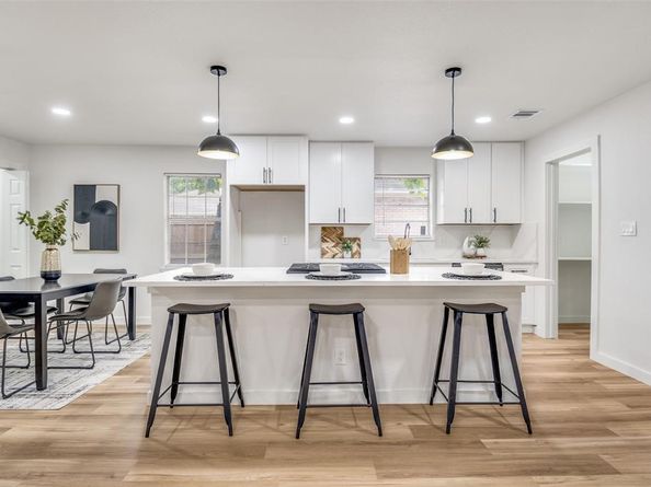 1318  Mayfield Avenue , Garland Texas 75041